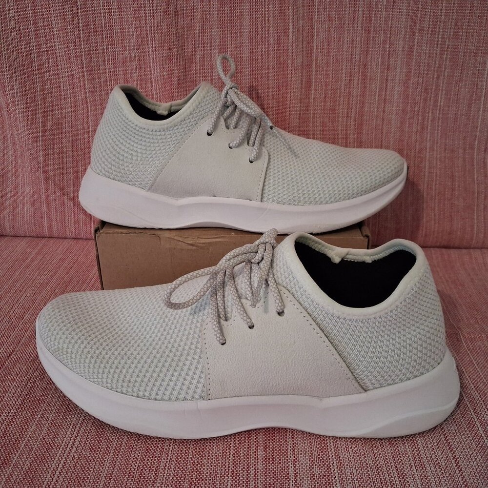 Vessi Women's Light Gray Athletic Sneakers